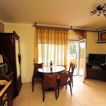 Villa Dolphin Apartments Petrovac na moru Zimmer foto