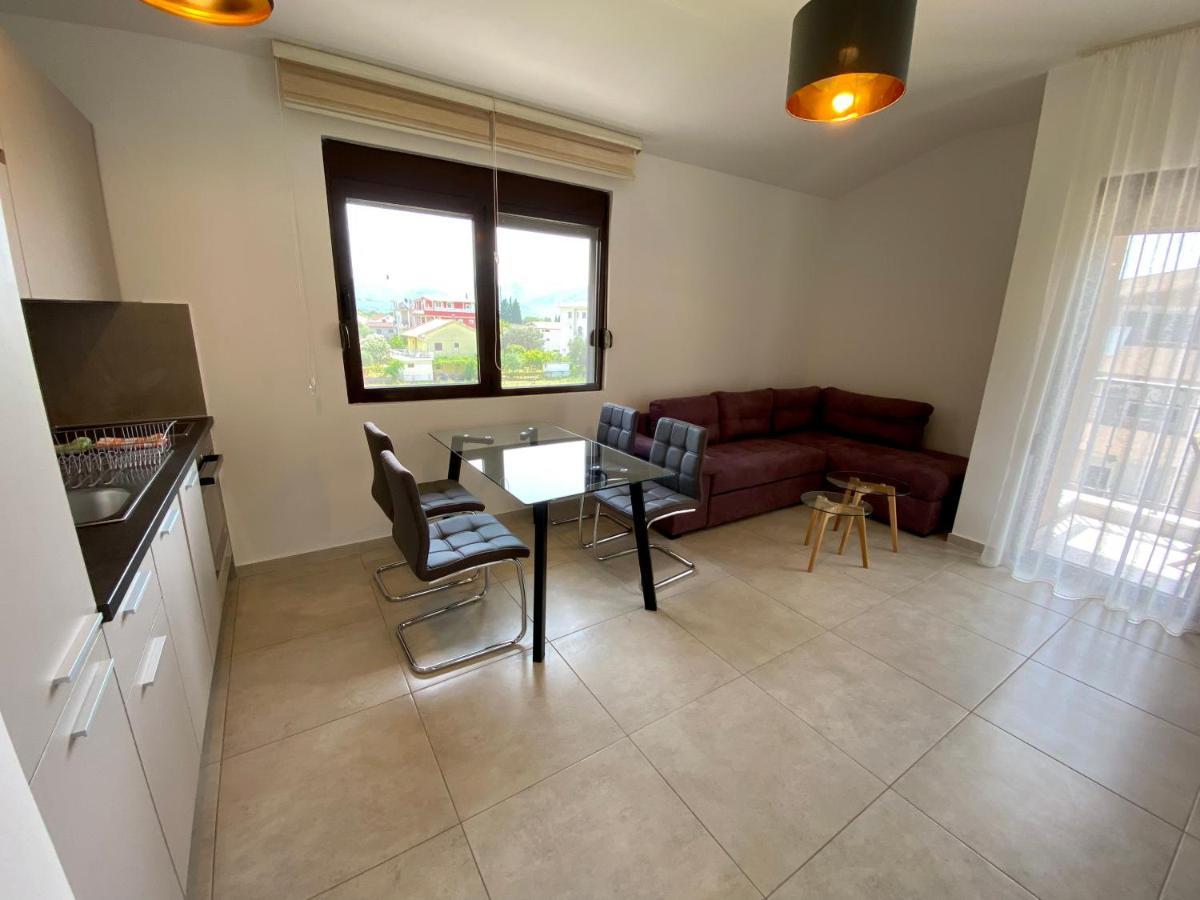 Villa Dolphin Apartments Petrovac na moru Exterior foto