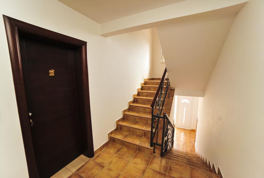 Villa Dolphin Apartments Petrovac na moru Exterior foto