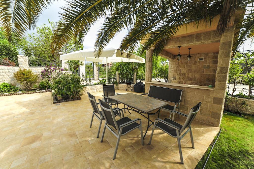 Villa Dolphin Apartments Petrovac na moru Exterior foto