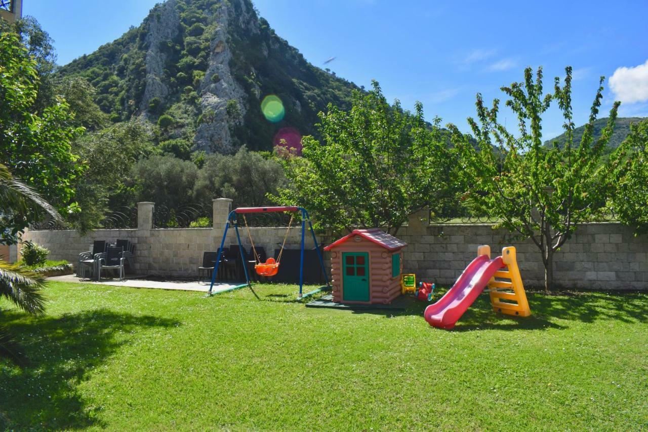 Villa Dolphin Apartments Petrovac na moru Exterior foto