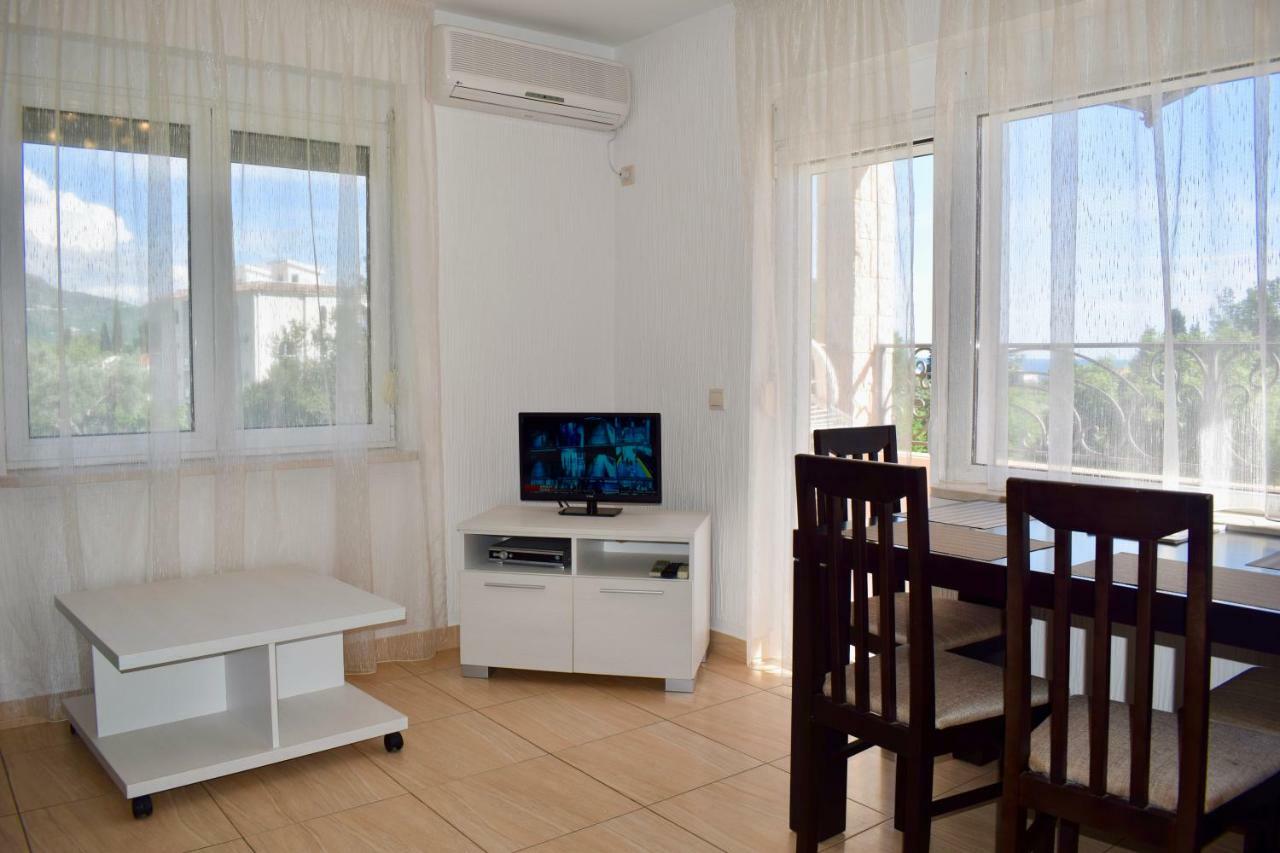 Villa Dolphin Apartments Petrovac na moru Exterior foto