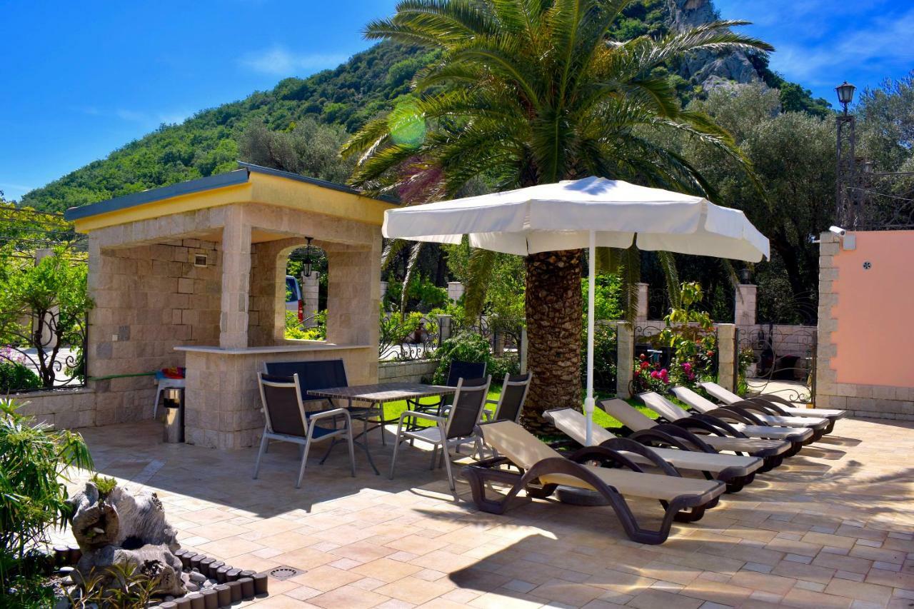 Villa Dolphin Apartments Petrovac na moru Exterior foto